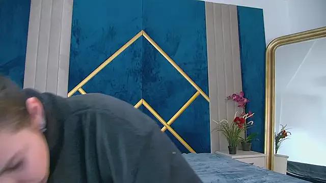 Explore our live girls sluts from our Custom and Multi clubs and checkout exclusive access to highly interactive content, such as shape, hair, titties, pussy type and many more.