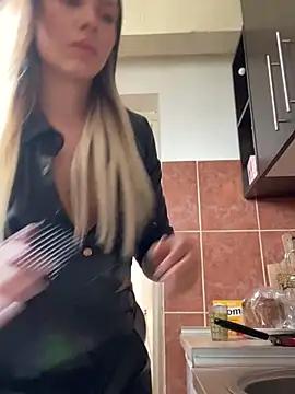 Explore our live girls sluts from our Custom and Multi clubs and checkout exclusive access to highly interactive content, such as shape, hair, titties, pussy type and many more.