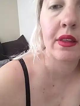 Mllesha74000 from StripChat