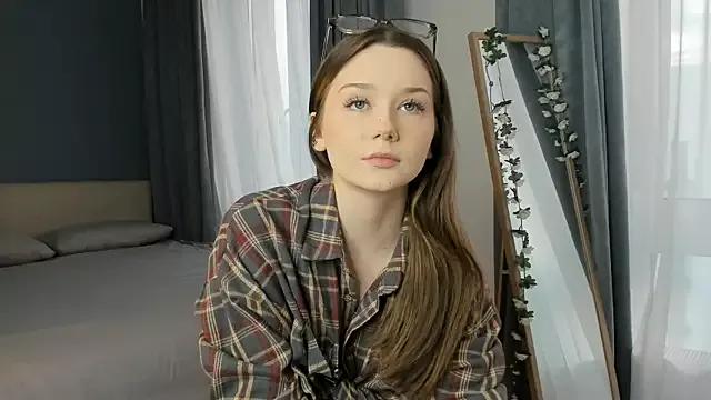 Explore our live girls sluts from our Custom and Multi clubs and checkout exclusive access to highly interactive content, such as shape, hair, titties, pussy type and many more.