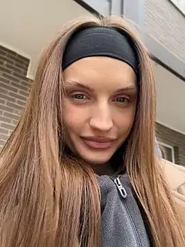 Molly_Muer from StripChat