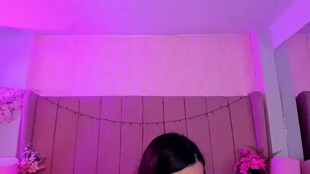 Explore our live girls sluts from our Custom and Multi clubs and checkout exclusive access to highly interactive content, such as shape, hair, titties, pussy type and many more.