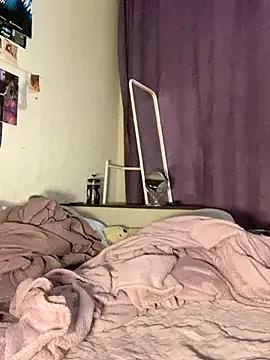 mollyEXD from StripChat