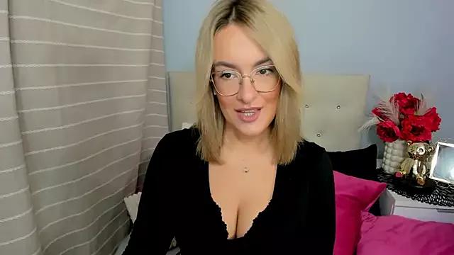 MollyFlowers from StripChat