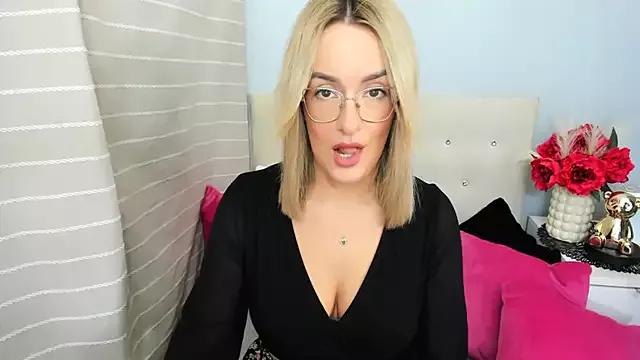 MollyFlowers from StripChat