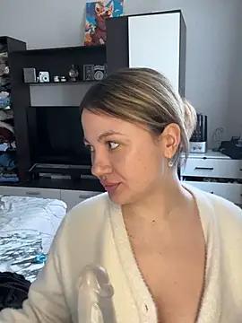 mollygirll from StripChat
