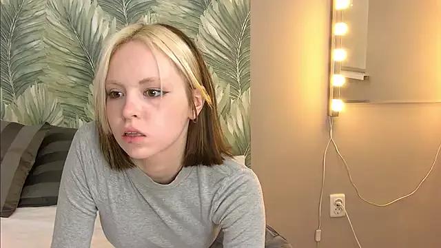 Explore our live girls sluts from our Custom and Multi clubs and checkout exclusive access to highly interactive content, such as shape, hair, titties, pussy type and many more.