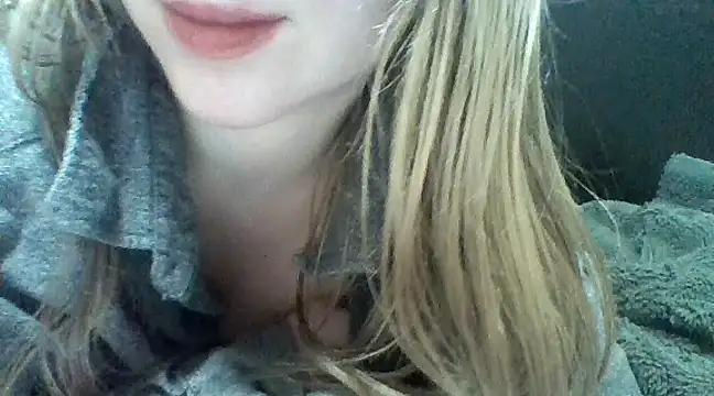 MollyRosa from StripChat