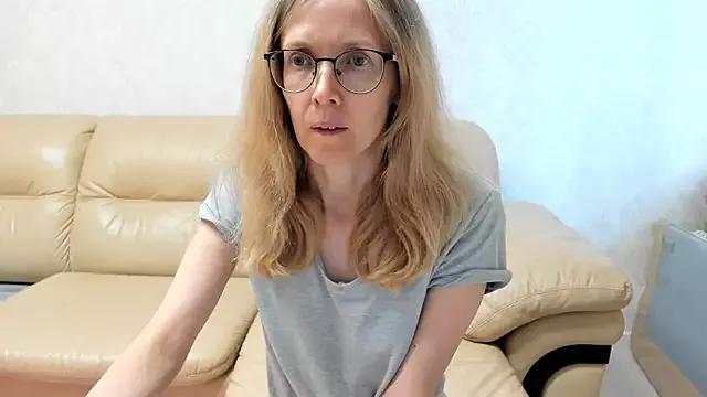 Photos of MollyStory from StripChat is Freechat