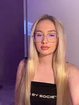 mollyxxx from StripChat is Freechat