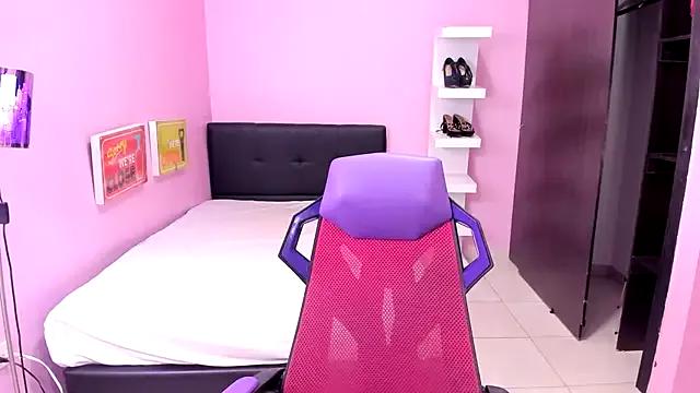 mommy_whore_slut from StripChat is Freechat