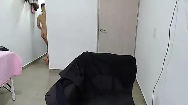 MommyMiaWs from StripChat