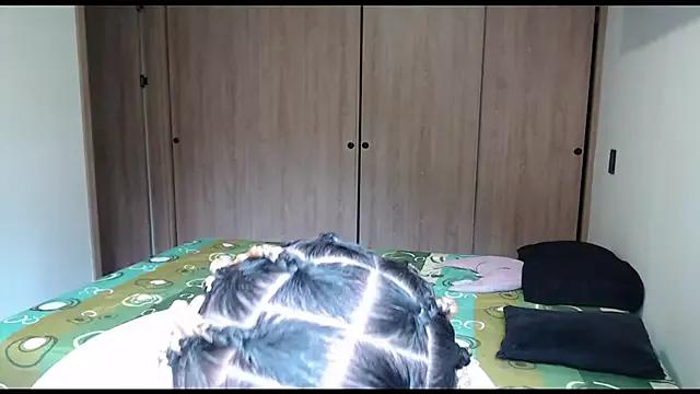 MommyMiaWs from StripChat