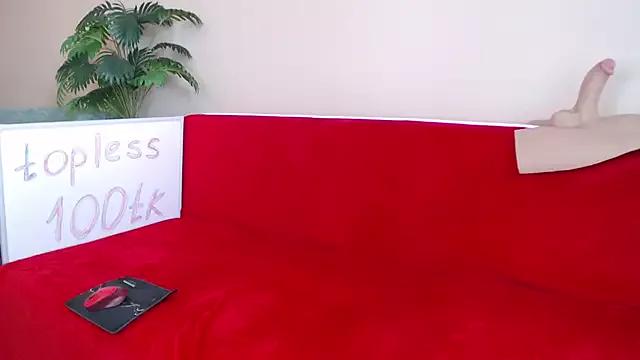 MommyMila84 from StripChat