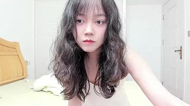 momo-small from StripChat is Freechat