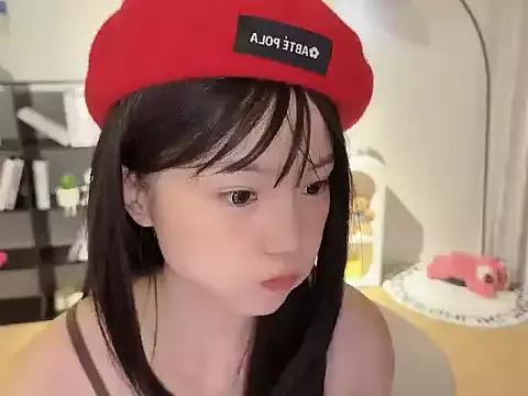 Momo-xx from StripChat