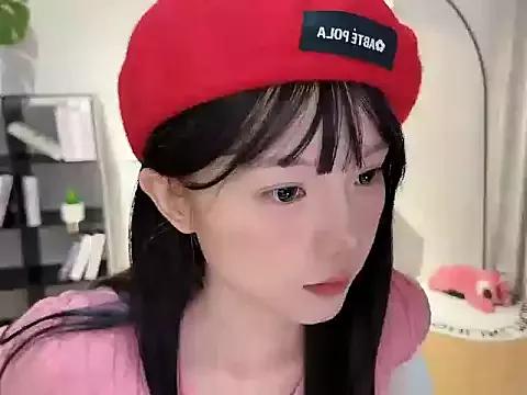 Momo-xx from StripChat