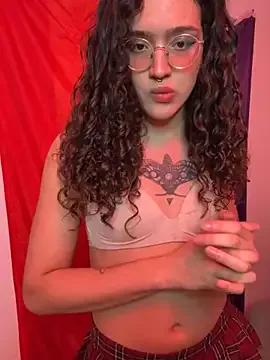 MonaSofia from StripChat is Freechat