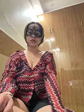 Money-Bitchs from StripChat is Freechat