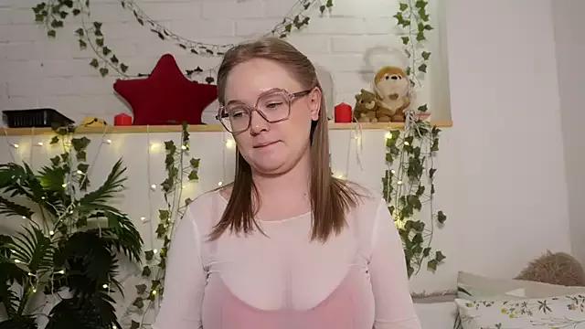 MonicaAsis from StripChat is Freechat