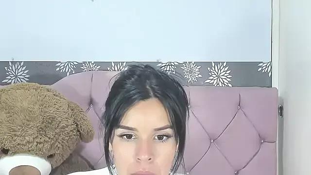 MonicaChaneL from StripChat is Freechat