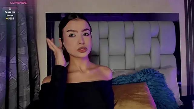 Explore our live girls sluts from our Custom and Multi clubs and checkout exclusive access to highly interactive content, such as shape, hair, titties, pussy type and many more.