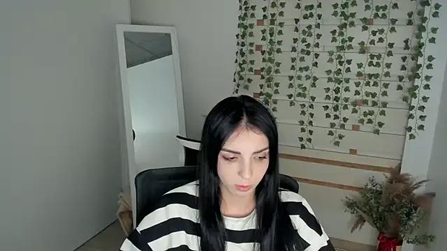 Explore our live girls sluts from our Custom and Multi clubs and checkout exclusive access to highly interactive content, such as shape, hair, titties, pussy type and many more.