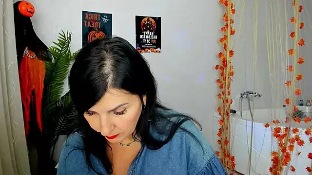 Moon_Veloure1 from StripChat is Freechat