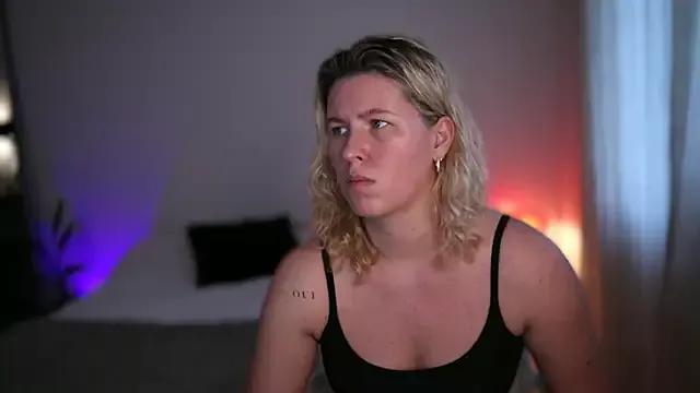 moonamii from StripChat