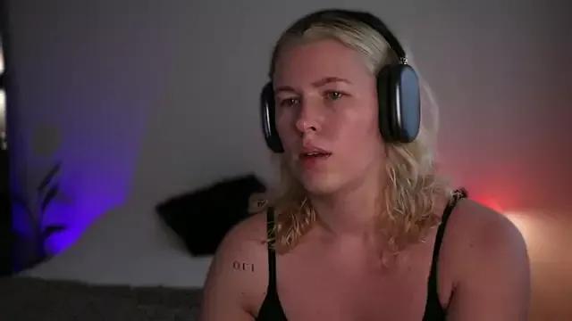 moonamii from StripChat
