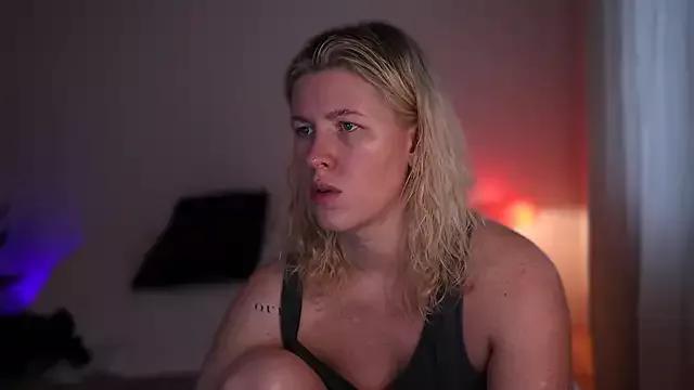 moonamii from StripChat