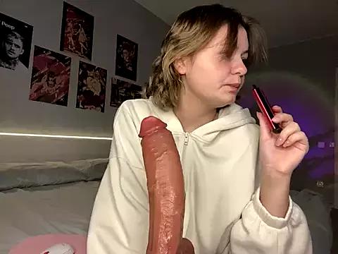 MoonIvy_ from StripChat is Freechat