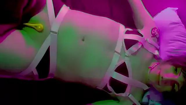 Moonless_Joy webcams show profile image 