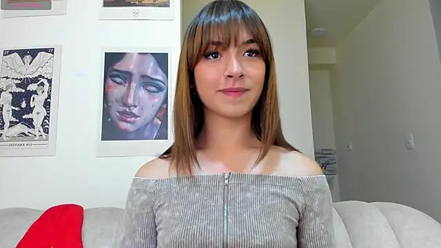 Explore our live girls sluts from our Custom and Multi clubs and checkout exclusive access to highly interactive content, such as shape, hair, titties, pussy type and many more.