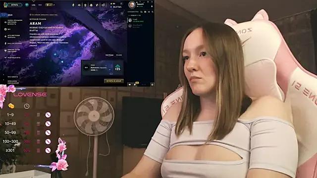 MoonlishSiren from StripChat