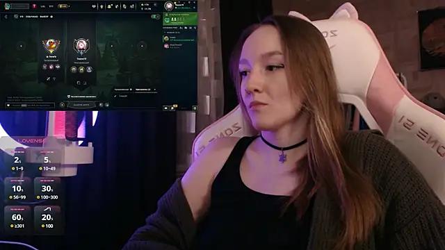 MoonlishSiren from StripChat