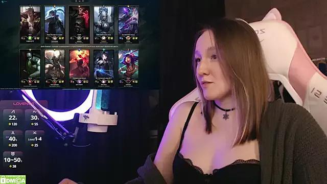 MoonlishSiren from StripChat