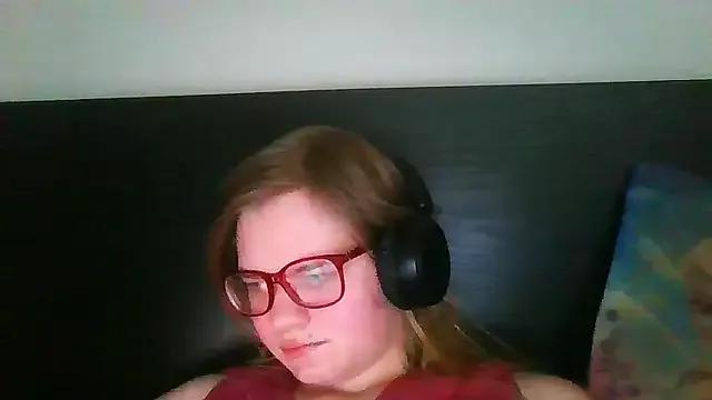 Moonolighta from StripChat is Freechat