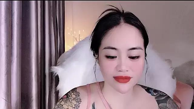 Explore our live girls sluts from our Custom and Multi clubs and checkout exclusive access to highly interactive content, such as shape, hair, titties, pussy type and many more.