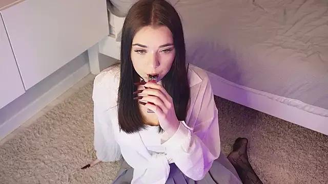 Explore our live girls sluts from our Custom and Multi clubs and checkout exclusive access to highly interactive content, such as shape, hair, titties, pussy type and many more.