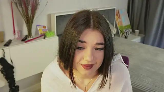 Explore our live girls sluts from our Custom and Multi clubs and checkout exclusive access to highly interactive content, such as shape, hair, titties, pussy type and many more.