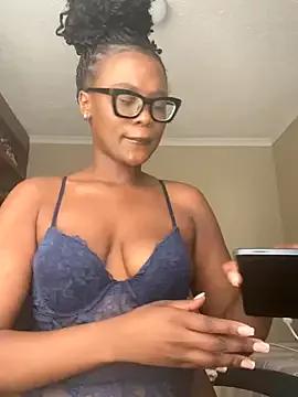 Moonzy77 from StripChat