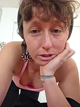 mossy_kiss from StripChat