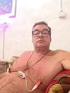 MountJohnXL from StripChat is Freechat
