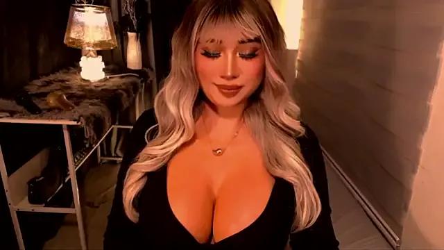 Explore our live girls sluts from our Custom and Multi clubs and checkout exclusive access to highly interactive content, such as shape, hair, titties, pussy type and many more.