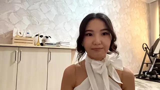MyCuteLuna webcams show profile image 