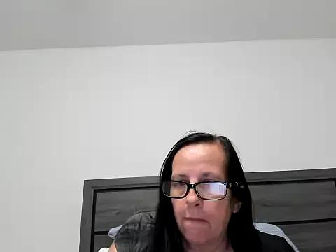 mysteriouspeachgoddess from StripChat is Freechat
