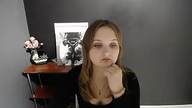 Explore our live girls sluts from our Custom and Multi clubs and checkout exclusive access to highly interactive content, such as shape, hair, titties, pussy type and many more.