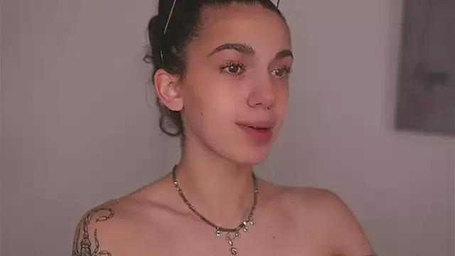 Explore our live girls sluts from our Custom and Multi clubs and checkout exclusive access to highly interactive content, such as shape, hair, titties, pussy type and many more.