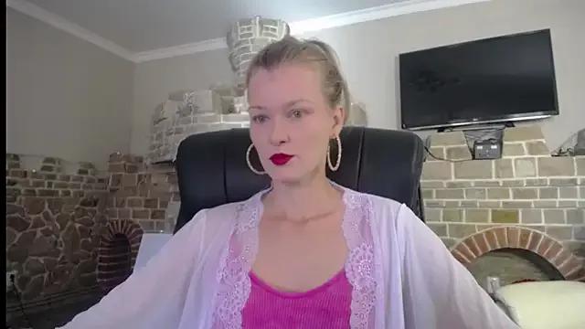 Explore our live girls sluts from our Custom and Multi clubs and checkout exclusive access to highly interactive content, such as shape, hair, titties, pussy type and many more.
